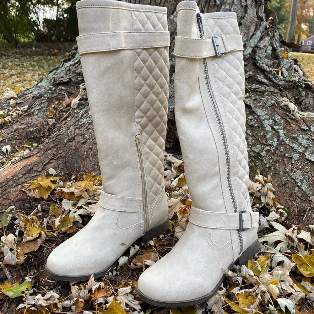 NWT Charlotte Russe Size 6 Cream Boots